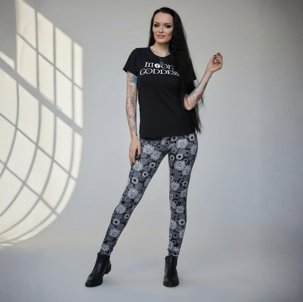 Blackheart ✦ Skull & Daisy Print Leggings ✦ Soft Stretch Black & White Alt Style
